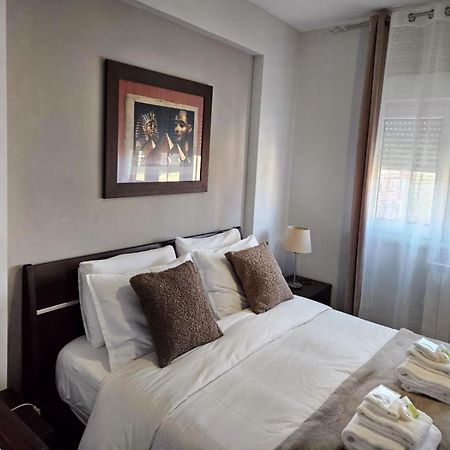 Modern Apartament Фэгэраш Экстерьер фото