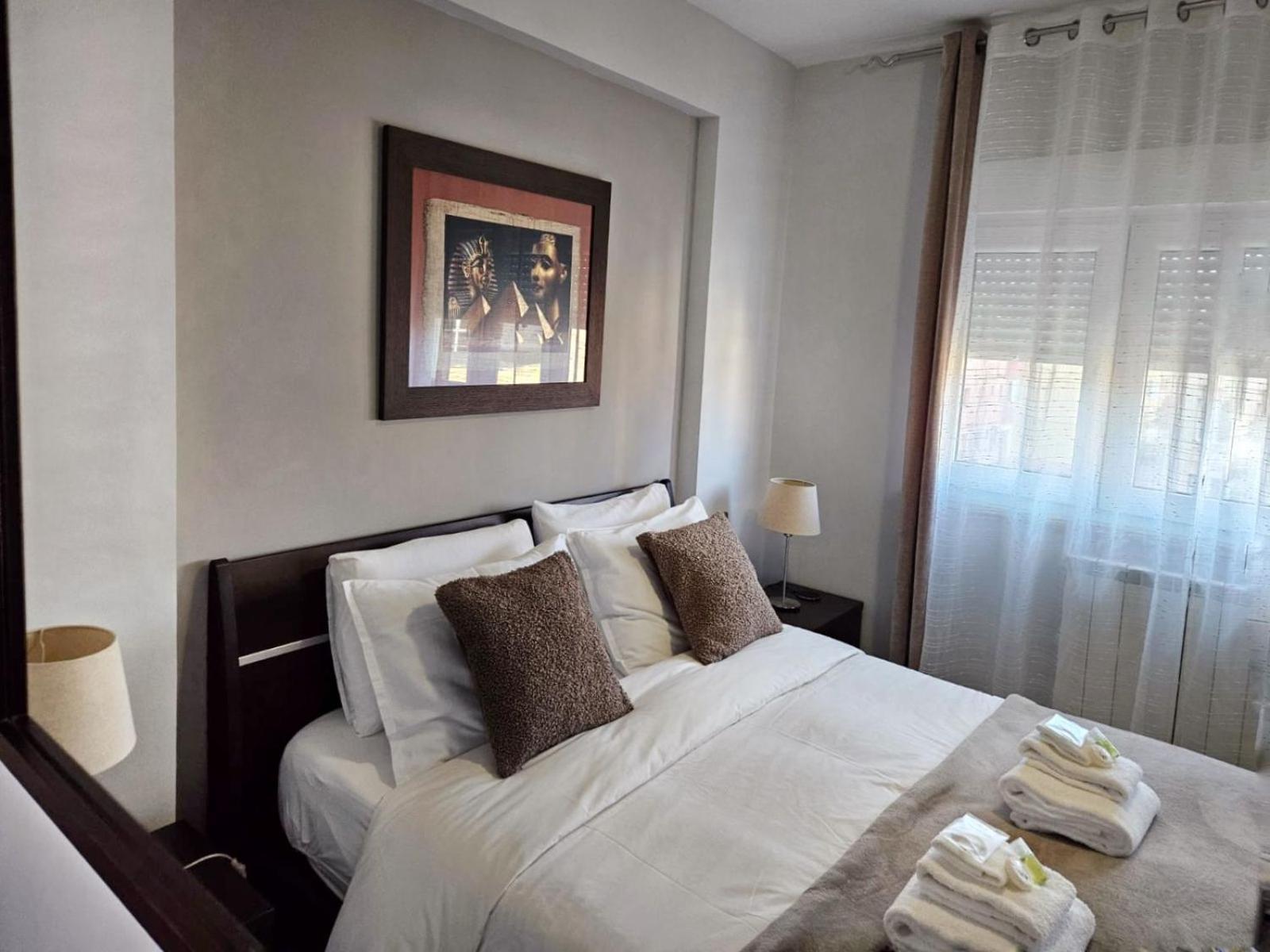 Modern Apartament Фэгэраш Экстерьер фото